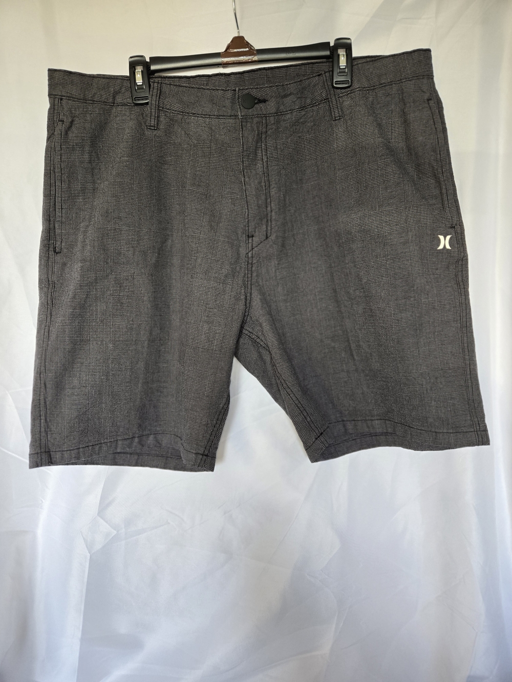 Hurley Men's Size 40 Walkshorts Plaid Charcoal Gray Black Chino Shorts Golf